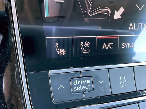 Used 2019 Audi Q8 Premium Plus image 35