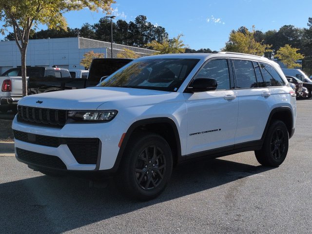 New 2027 Jeep Grand Cherokee Altitude RWD image 7