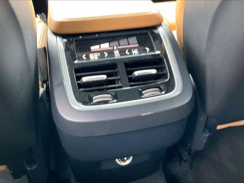 Used 2017 Volvo XC90 T6 Inscription w/ Vision Package image 38