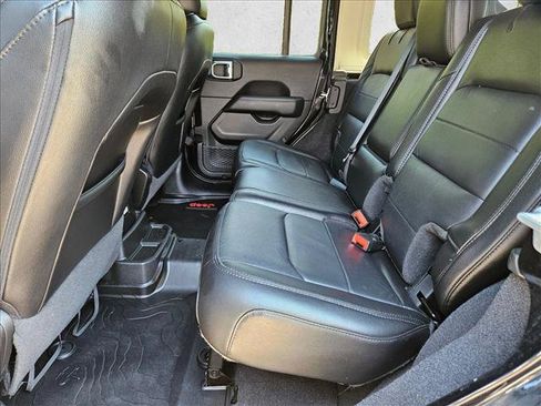 Used 2021 Jeep Wrangler Unlimited Sahara AWD/4WD image 17