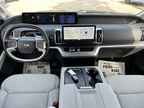 New 2025 Ford Expedition Platinum w/ Driver's Package image 8