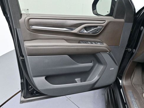 Used 2021 GMC Yukon Denali image 9