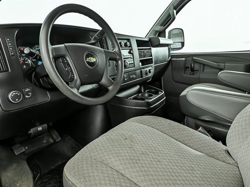 Used 2017 Chevrolet Express 3500 LT w/ LT Preferred Equipment Group RWD image 15