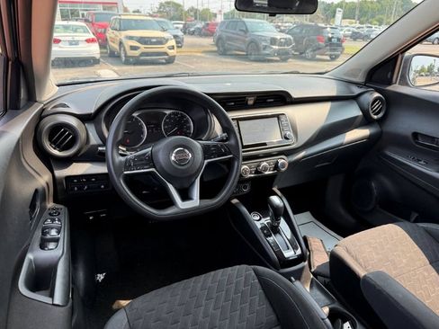 Used 2021 Nissan Kicks S FWD image 16