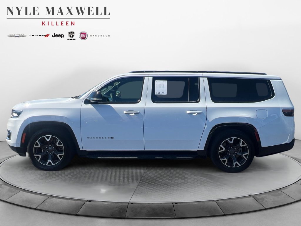 Used 2024 Jeep Wagoneer L Series III w/ Flexible Seating Group AWD/4WD image 13