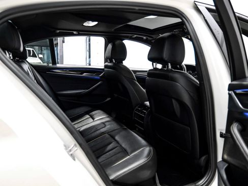 Used 2018 BMW 540i w/ M Sport Package image 46