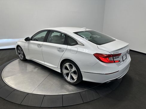 Used 2018 Honda Accord Touring image 5