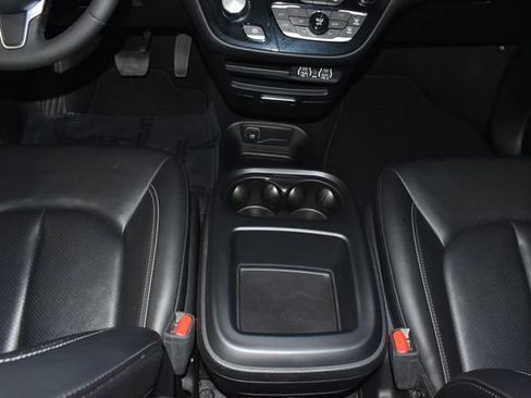 Certified 2025 Chrysler Pacifica Select image 22