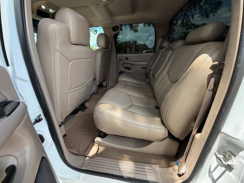 Used 2007 Chevrolet Silverado 3500 LT w/ Heavy-Duty Power Package AWD/4WD image 49