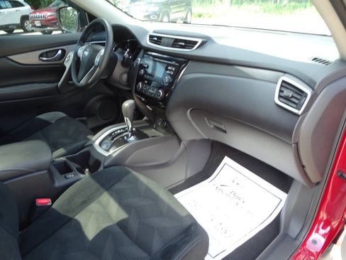Used 2015 Nissan Rogue AWD w/ SV Moonroof Package image 39