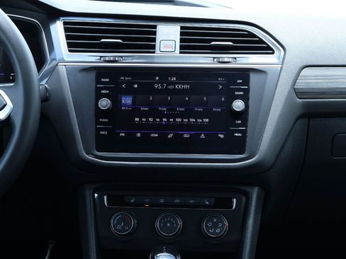 Used 2024 Volkswagen Tiguan Wolfsburg Edition AWD/4WD image 16