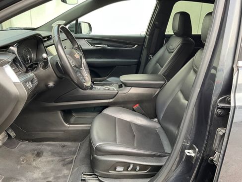 Certified 2022 Cadillac XT5 Premium Luxury image 2