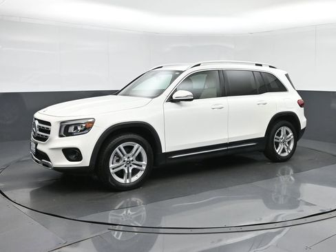 Used 2020 Mercedes-Benz GLB 250 image 3