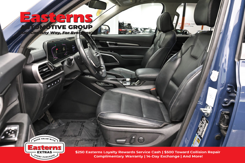 Used 2025 Kia Telluride S FWD image 15