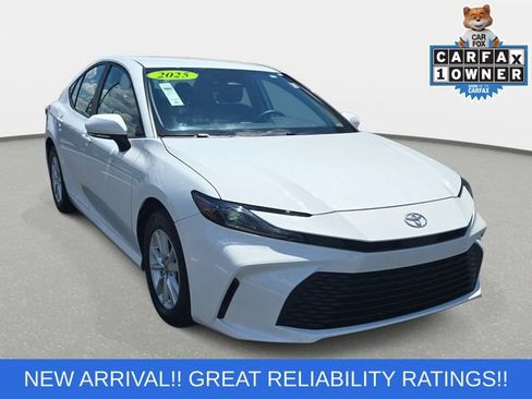 Used 2025 Toyota Camry LE AWD/4WD image 3