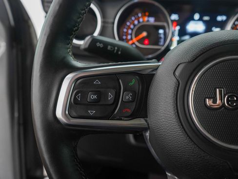Used 2018 Jeep Wrangler Unlimited Sahara AWD/4WD image 23