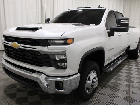 Used 2024 Chevrolet Silverado 3500 LT w/ Convenience Package RWD image 33