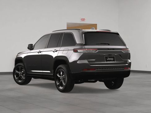 New 2025 Jeep Grand Cherokee Limited w/ Black Appearance Package image 4