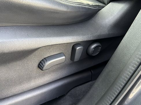 Used 2022 Subaru Ascent Limited image 13