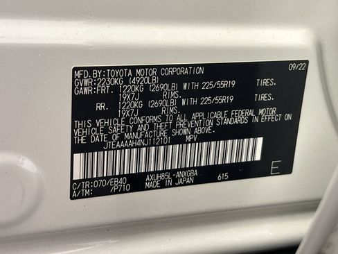 Used 2022 Toyota Venza XLE AWD/4WD image 30