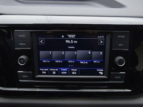 Used 2023 Volkswagen Taos S image 15