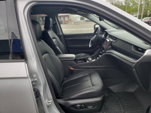 Used 2022 Jeep Grand Cherokee Limited image 16