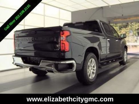 Used 2022 Chevrolet Silverado 1500 LTZ AWD/4WD image 3