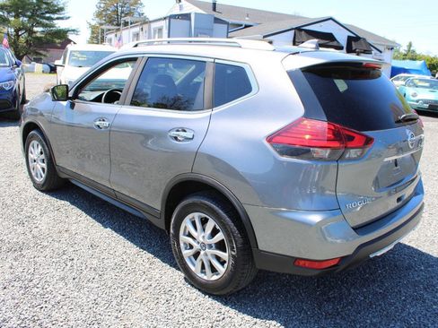 Used 2017 Nissan Rogue SV w/ SV Premium Package AWD/4WD image 9