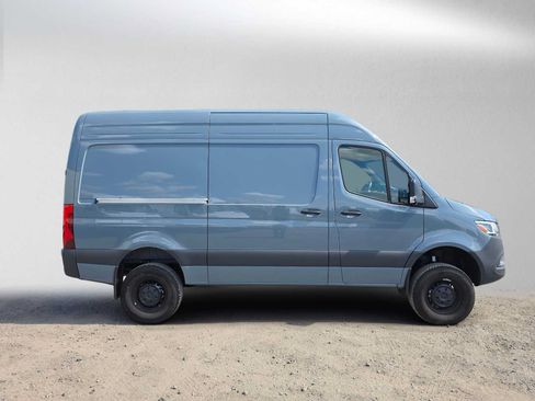 Used 2026 Mercedes-Benz Sprinter 2500 image 2