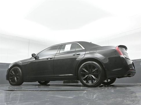 Used 2021 Chrysler 300 Touring w/ Sport Appearance Package RWD image 35