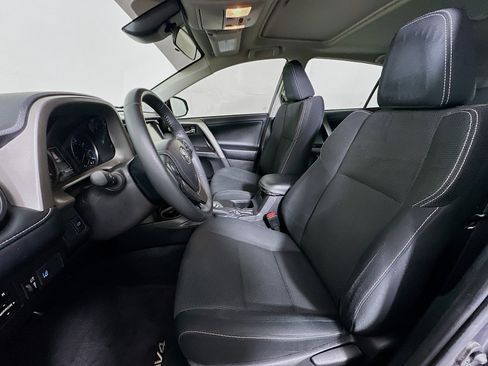 Used 2018 Toyota RAV4 XLE FWD image 13