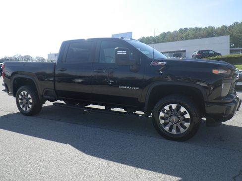 Used 2024 Chevrolet Silverado 2500 Custom w/ Custom Convenience Package image 7