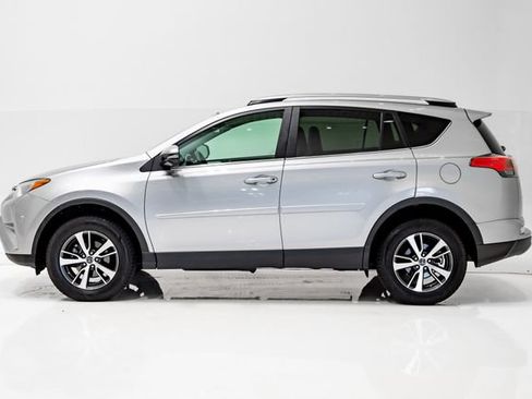 Used 2018 Toyota RAV4 XLE w/ Plus Extra Value Package FWD image 28