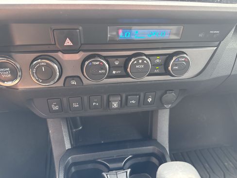 Used 2023 Toyota Tacoma TRD Off-Road w/ Technology Package AWD/4WD image 25