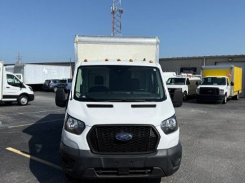 Used 2022 Ford Transit 350 DRW RWD image 2