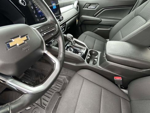 Used 2023 Chevrolet Colorado LT w/ LT Convenience Package II AWD/4WD image 10