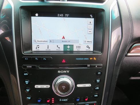 Used 2017 Ford Explorer Platinum AWD/4WD image 18