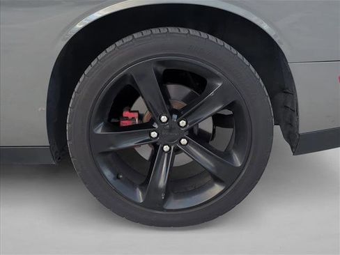 Used 2018 Dodge Challenger R/T w/ Driver Convenience Group image 10