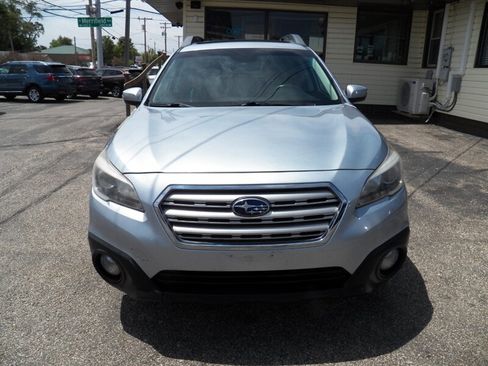 Used 2017 Subaru Outback 2.5i Premium AWD/4WD image 6