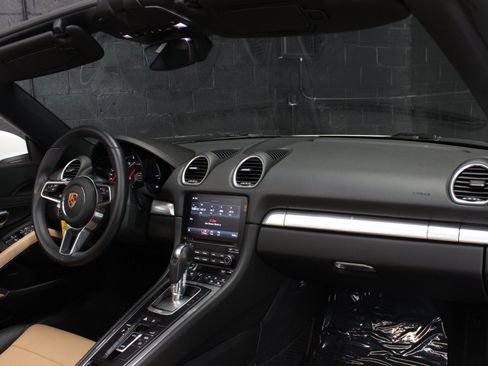 Used 2021 Porsche 718 Boxster w/ Premium Package RWD image 67