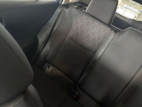 Used 2025 Toyota Corolla Cross LE image 38