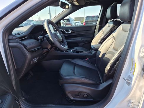 Used 2025 Jeep Compass Limited w/ High Altitude Package AWD/4WD image 15