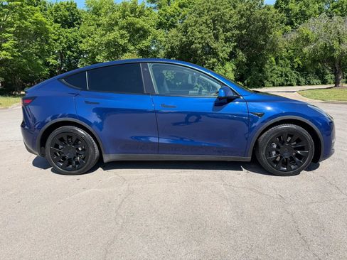 Used 2021 Tesla Model Y Long Range AWD/4WD image 5