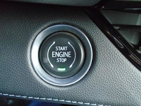 Certified 2025 Buick Enclave Preferred AWD/4WD image 9