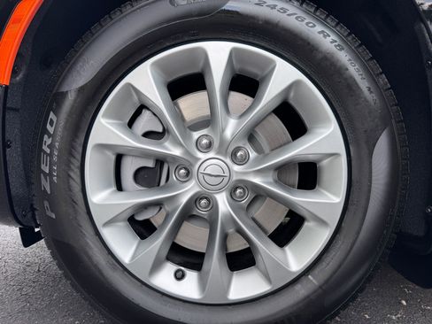 New 2025 Chrysler Pacifica Select w/ Uconnect Theater Family Group AWD/4WD image 34