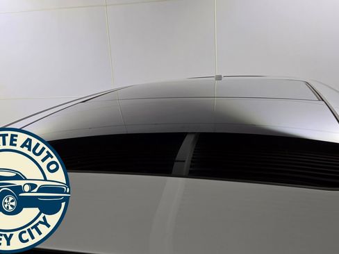 Used 2018 Porsche Cayenne Platinum Edition image 9