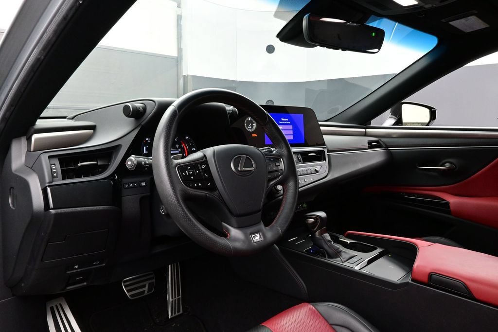 Used 2023 Lexus ES 350 F Sport w/ Accessory Package (Z1) FWD image 4