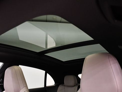 Used 2025 Porsche Macan 4S Electric image 19