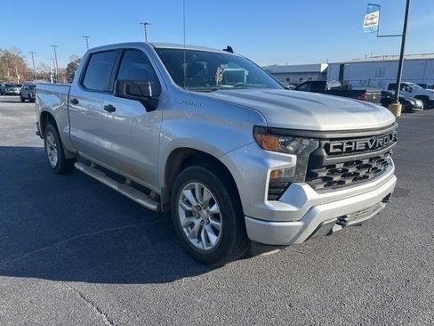 Used 2022 Chevrolet Silverado 1500 Custom image 6