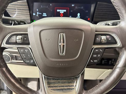 Used 2021 Lincoln Navigator Black Label w/ Cargo Convenience Package image 16